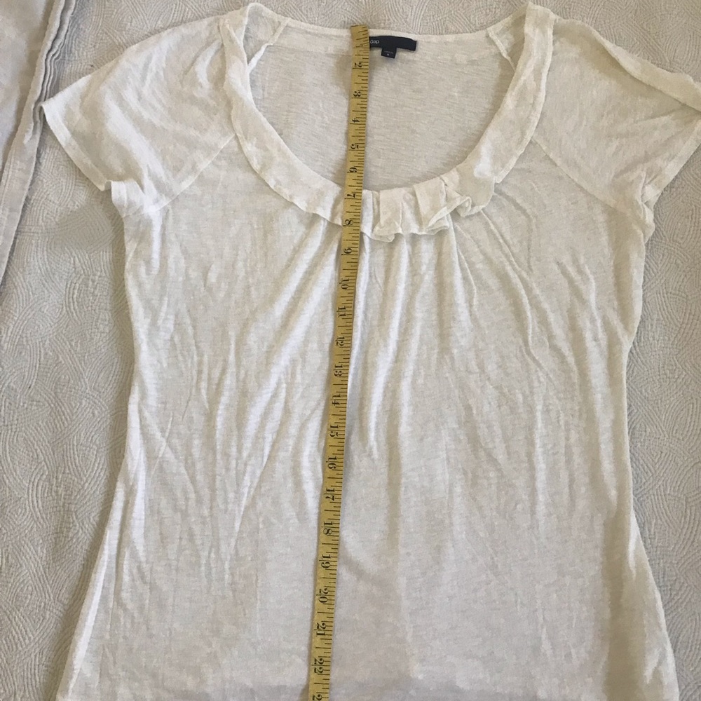 SOLD !!!! - 2️⃣Bundle Gap short sleeve tops..! - Picture 15 of 16